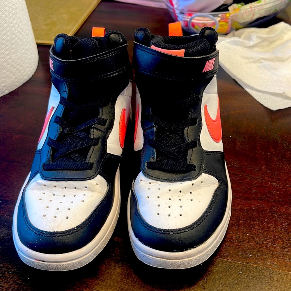 Kids' Court Borough 2 High Top Sneaker Little Kid pink, black and white